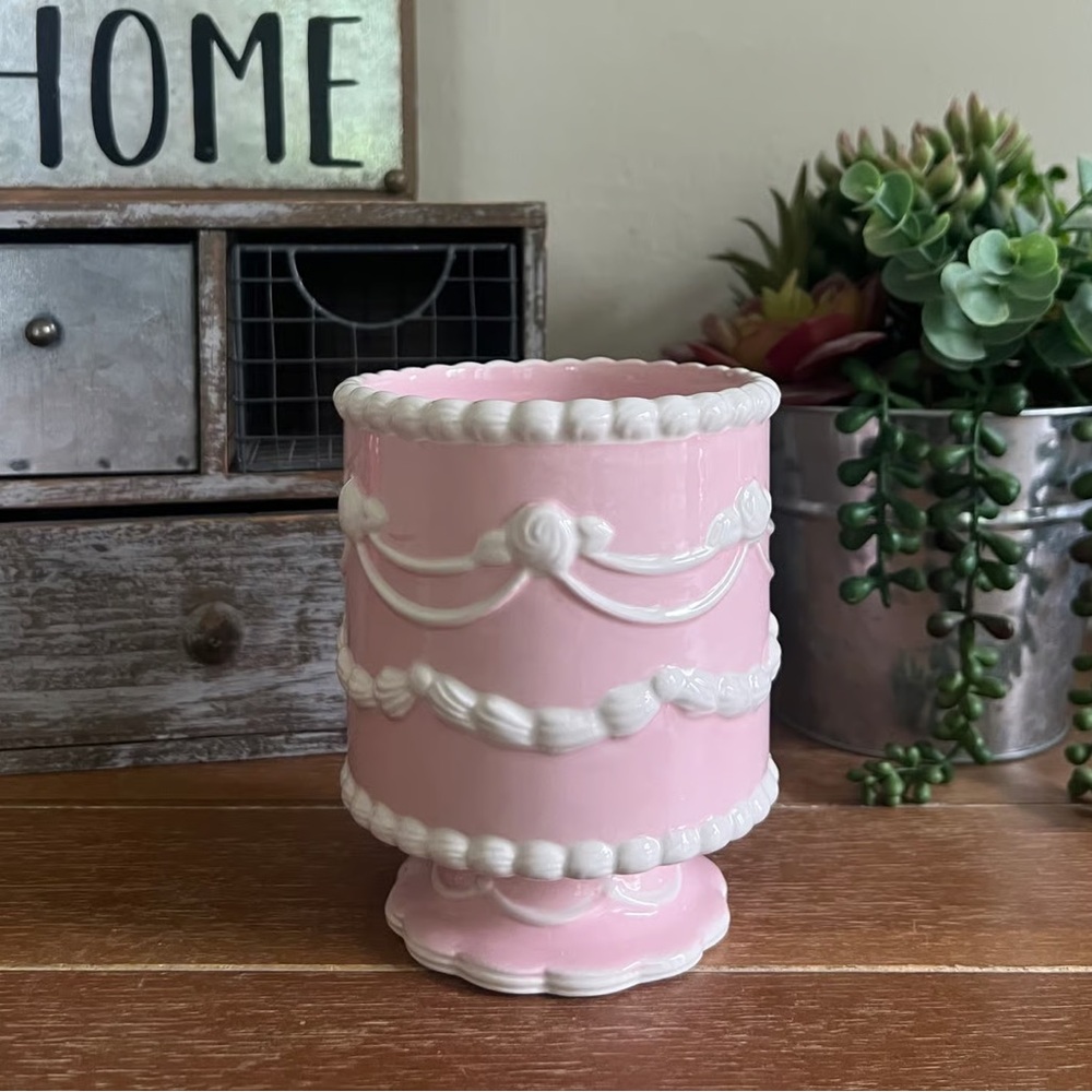 New Ceramic Pink Decorated Cake Makeup Holder - Picture 4 of 4